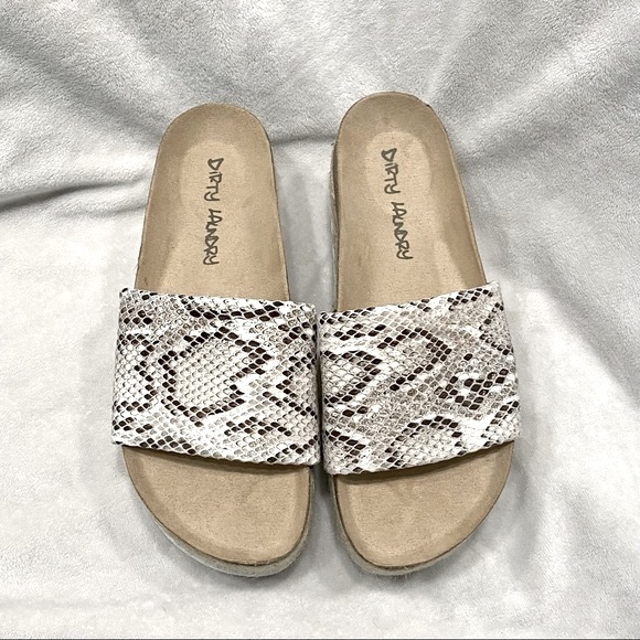 Dirty Laundry size 6 wedge slip on snake print wedge sandal 💕 NWOT - Picture 2 of 5